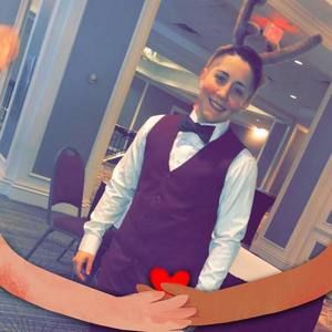 Meet your Posher, Katelyn